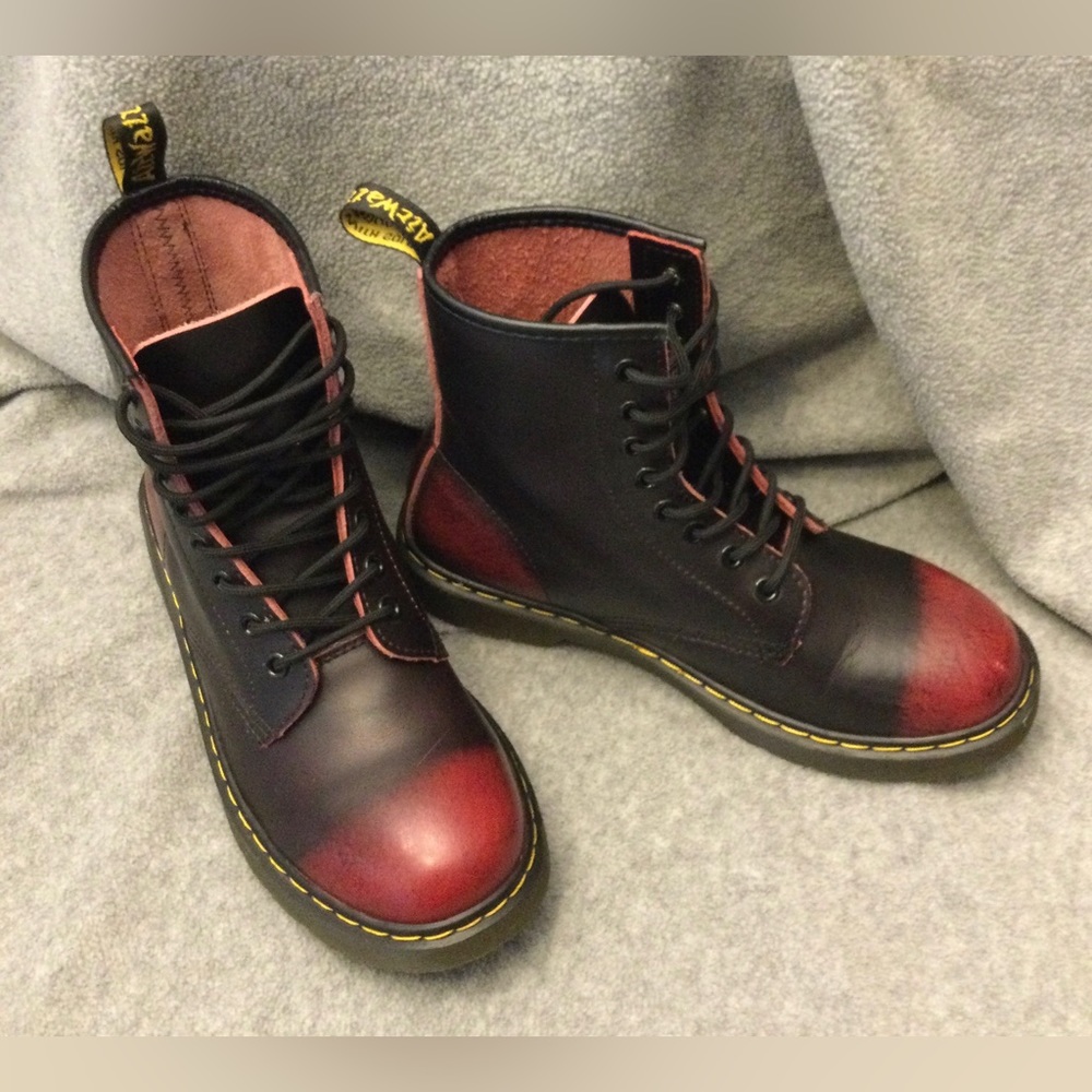 Doc Martens 1460 Smooth Leather Oxblood fade style